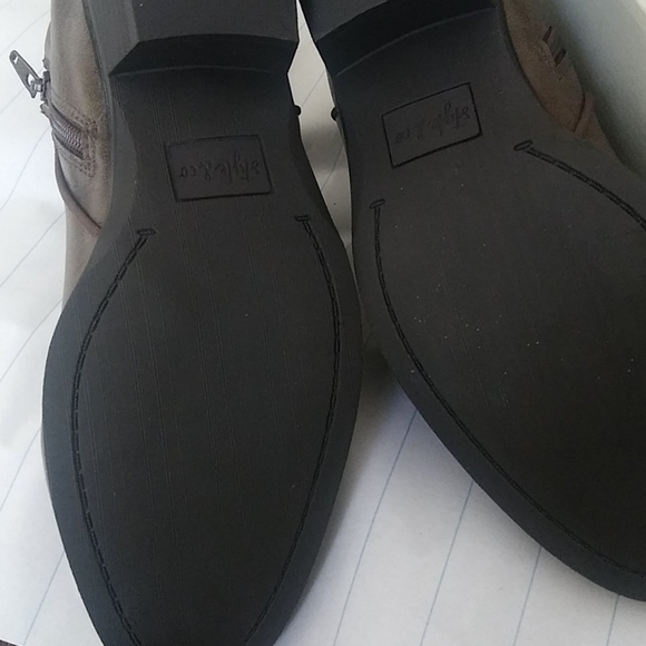 Booties - Picture 3 of 4